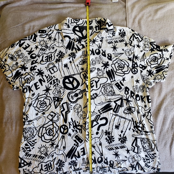 No Boundaries Graphic Print Button Down Shirt - Picture 6 of 7